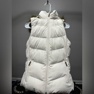 SIZE S BANANA REPUBLIC WHITE PUFFY VEST